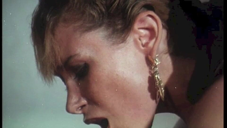 Inhonorof porn: Questa troia sogna di prenderlo nel culo in un trio...