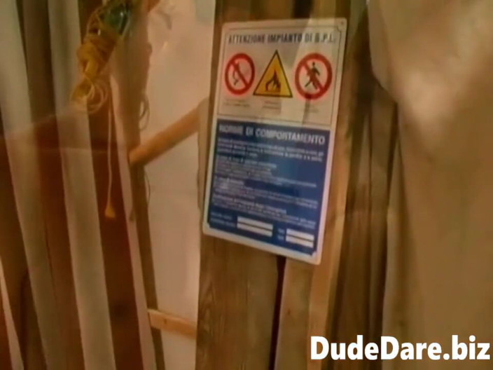 DudeDare: Schockiert belaste er diesen massiven schwanz in seinem arschloch