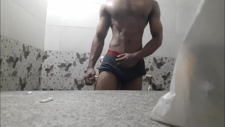 Wheyincognito: Horny Boy in the Bathroom Showering