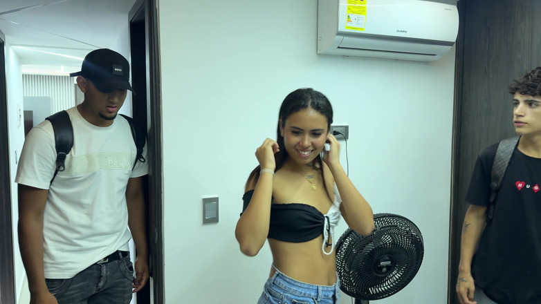 KenaySexxx: I Share a Hotel Bed with the Cuckold and My...