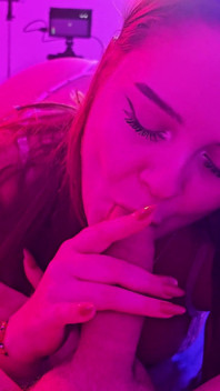 我被克莱姆·罗弗操和填满阴道