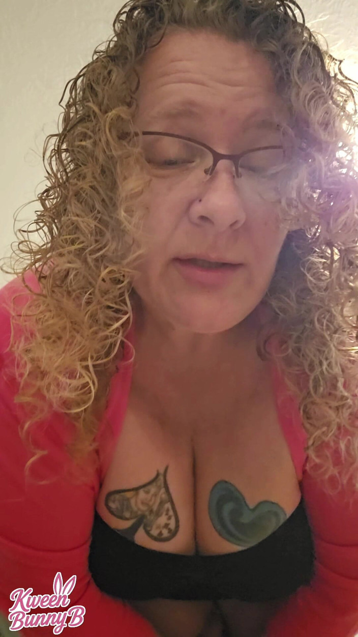 Kween Bunny B: Pani Tammy uczy podstaw jedzenia cipki