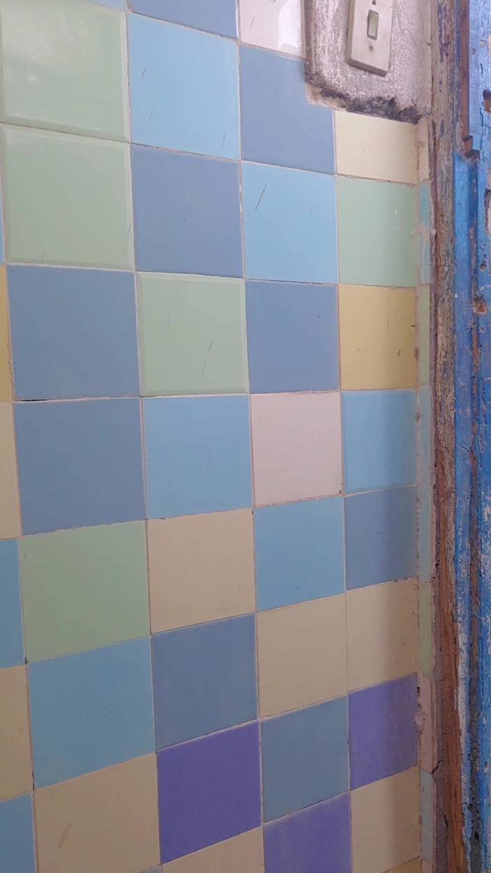 TheBlacKHunterr: Dipendente sposato che va a prendere il collega in bagno