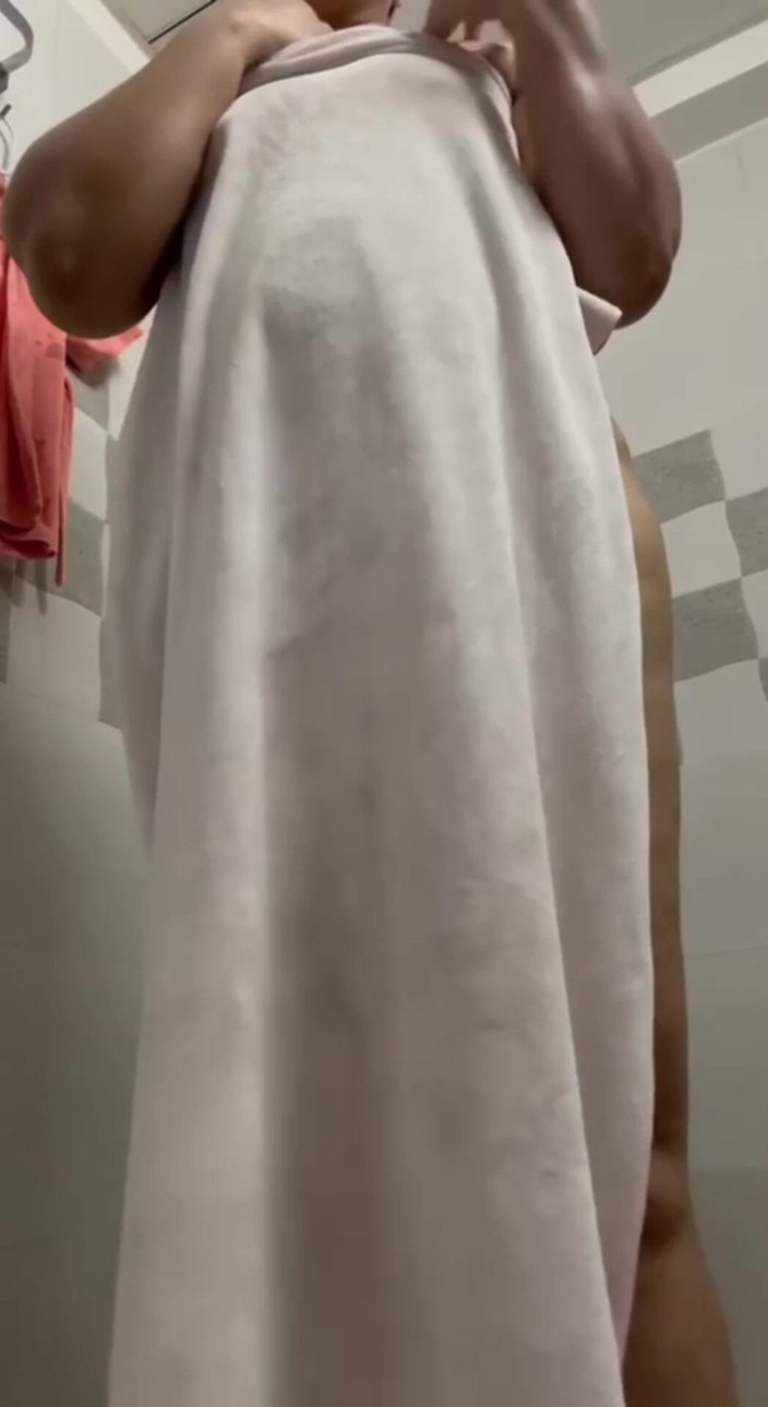 Hot Indian mommy: Indian Mom Shower Striptease