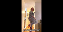 GingerVixen.XXX: Nácvik chůze v těchto vysokých zadcích před mým vlastním natáčením...