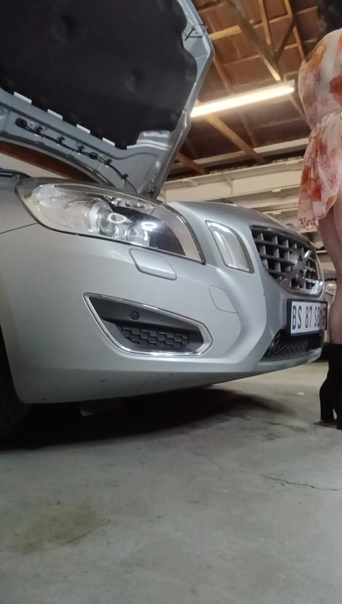 Mysticbabe8: Moje auto se porouchalo a bylo v něm nadržený mechanik,...