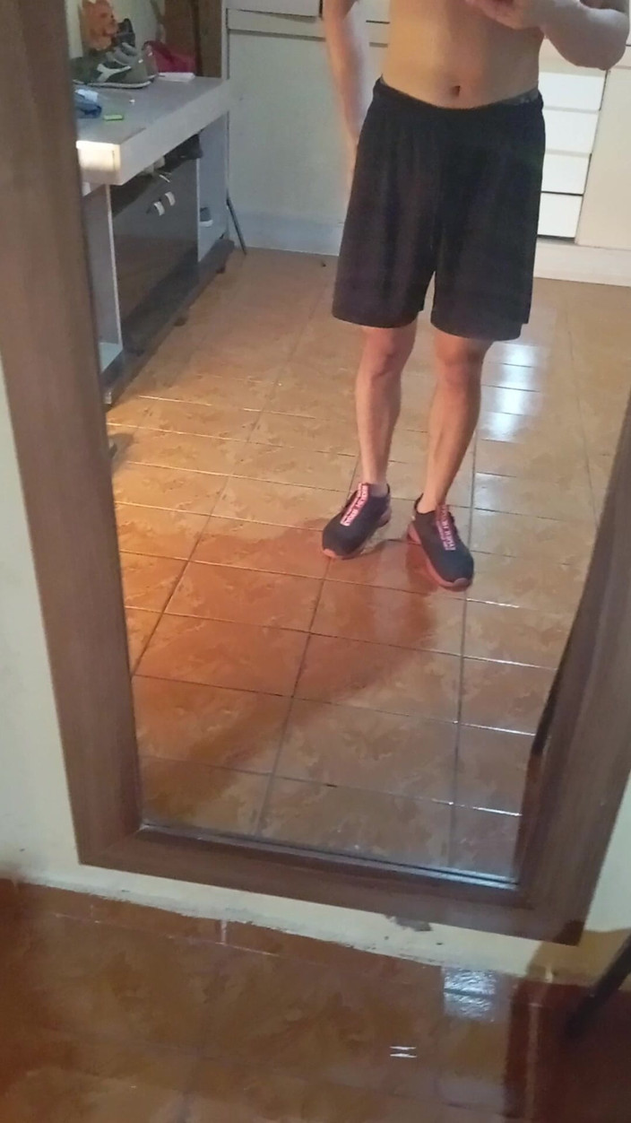 Ray Oliver: Shorts pretos da academia