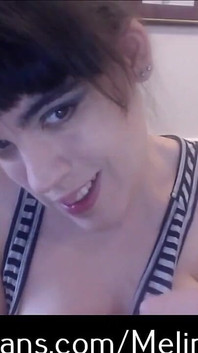 Tetek Lounge Mengusik