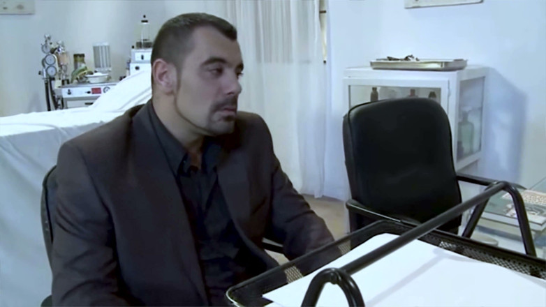 Antonio Adamo Film: Blond pielęgniarka Scarlett zamienia kontrolę w grę erotyczną kończącą się...