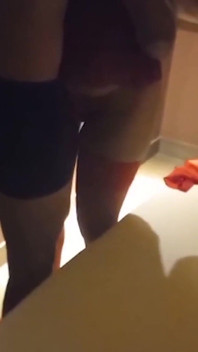 Esposa gostosa recebendo presente de Natal cedo do marido, sexo com estranho - a loira gemeu muito