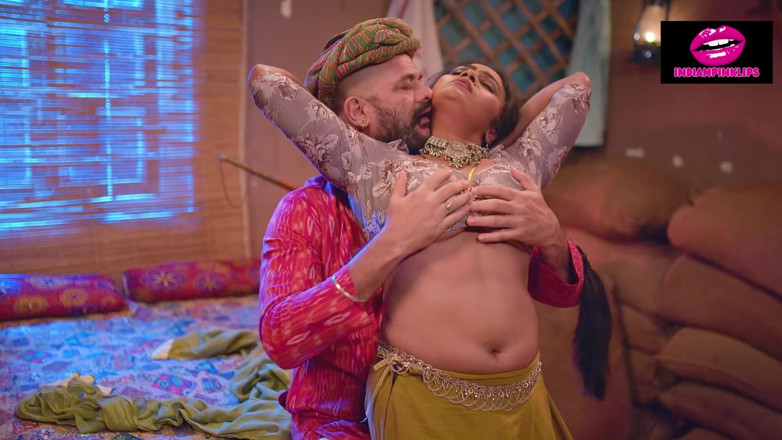 Indianpinklips: Bhabhi seksi India curang pada suaminya dan dikongkek keras oleh...
