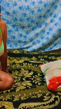 Ehemann fickte ehefrau doggystyle und tiefe kehle blowjob, während sein chef auf abruf ist