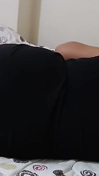 Depali teta Jít do Saúdské Arábie na turné a postel sdílení s nevlastním synem, když manžel jde do venku