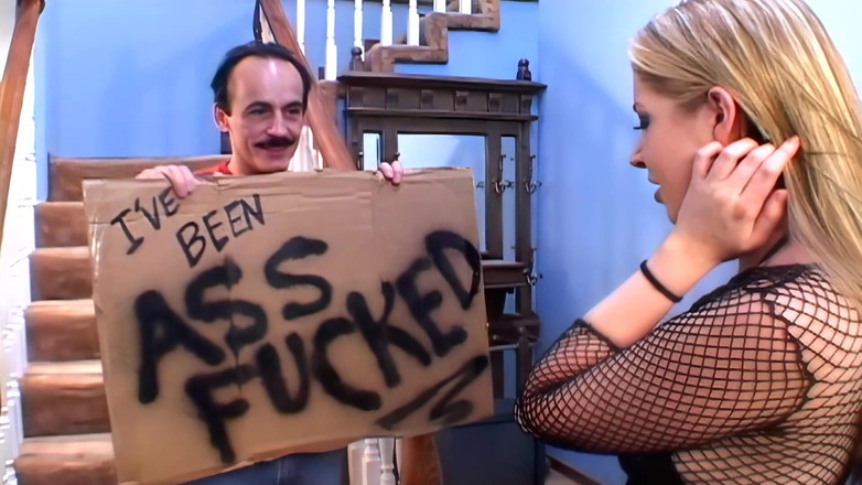 Radical: Rubia tetona follada duro en el culo