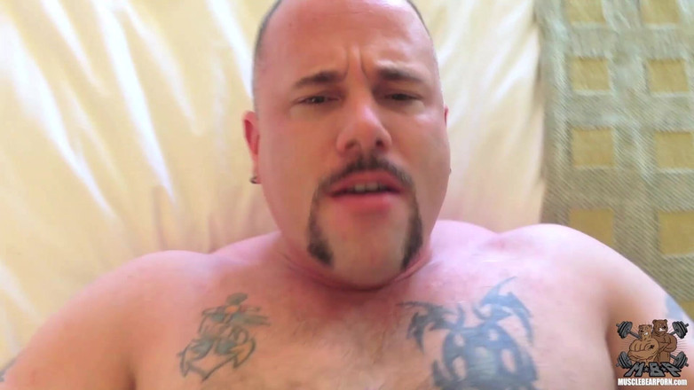 Muscle Bear Porn: Visa mig hur hungrig du är, pojke