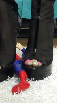 Superman Crush! Crudele Reell schiaccia Superman simbolo per tutti gli uomini!