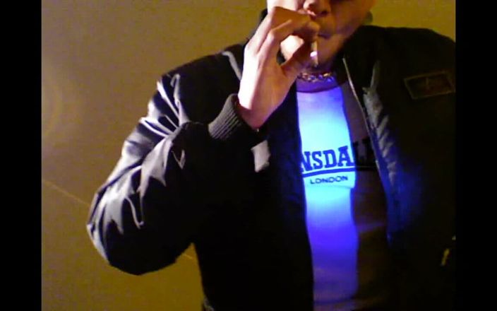 GEARandSmoke: Alpha jeans röker