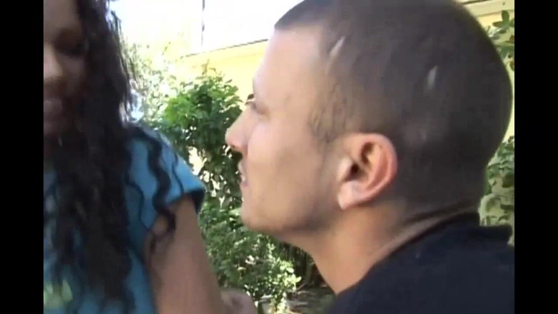 Anal Invasion: Черная телочка обожает белый член