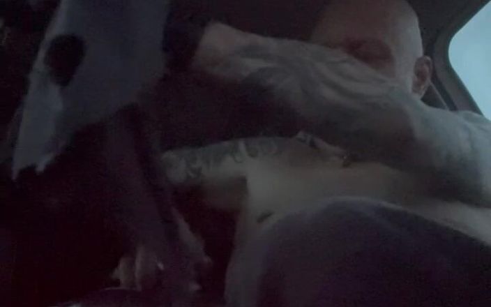 Slave 1976: Un esclave détruit des vêtements