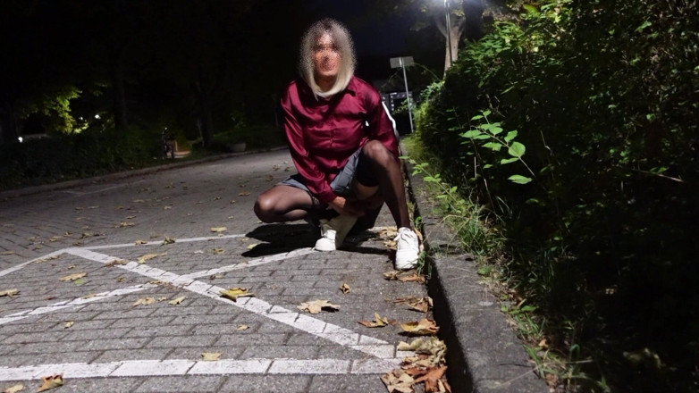 Loreleyadd: Fick Meinen Dildo Auf Dem Parkplatz in Strümpfen