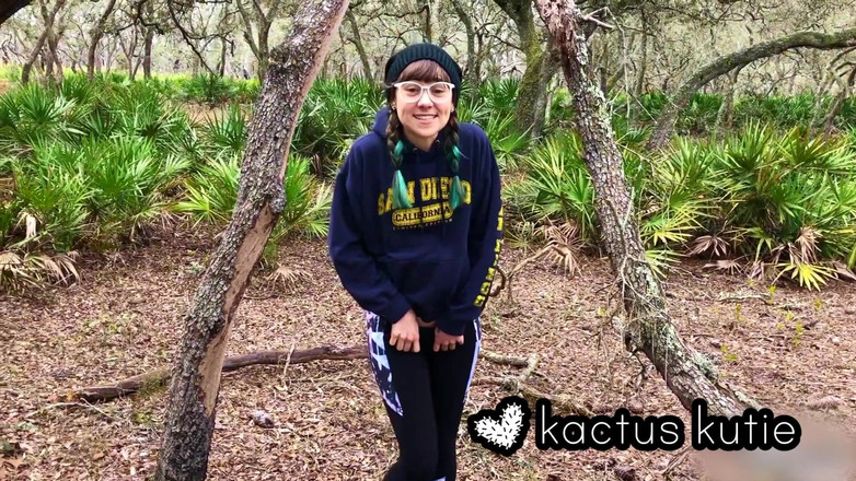 kactus kutie: Enmarcado por la naturaleza