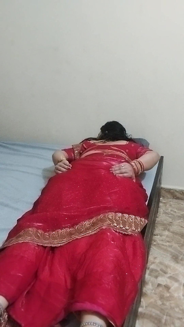 HOT RITU BHABHI: Frumoasă indiancă bhabhi în poziția capră