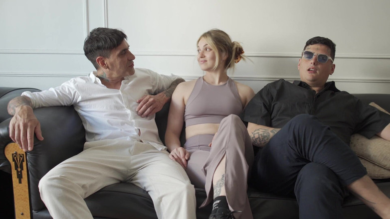 Elnonohub: My Friend Brags About His Fortune to Me, but His...