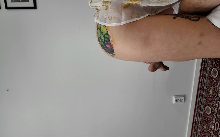 Qombol: 의붓아들과 섹스하는 무슬림 19살 소녀