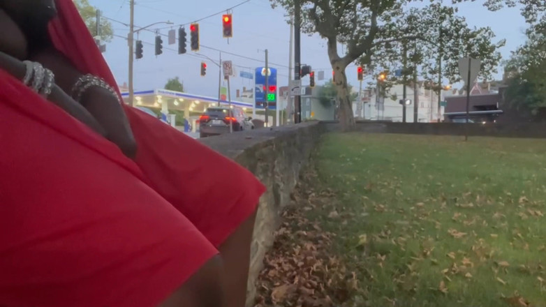 Super sexy ebony cuties: Na zewnątrz publiczny nagi mustabation z wibrującymi zabawkami erotycznymi