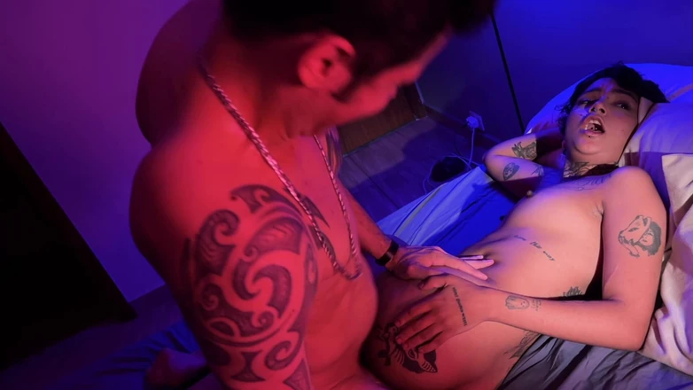 Quente club: Giving My Ass to My Little Friend