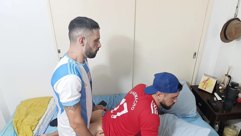 Julian Shul: Pantat Gelembung! Kami datang dari lapangan dengan teman saya dan...