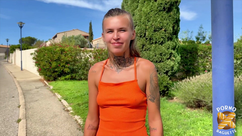 Porno Baguette: Mijn stiefzus heeft seks met haar vriendje
