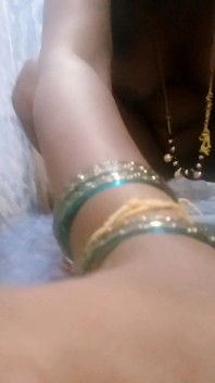 Desi Tamil Naughty Wife Renu Secret Bathroom Nude Tease & Saree Dressing for Company Manager! Indianhotwifex
