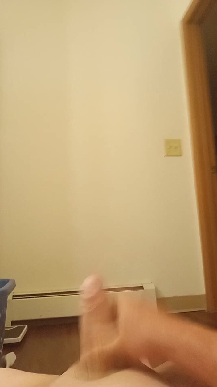 JG Risk: Piso de baño, masturbación