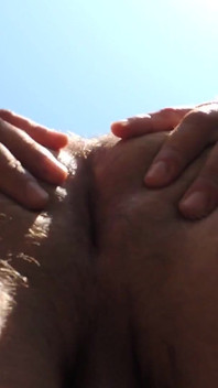 Sono nuda nell'ortito