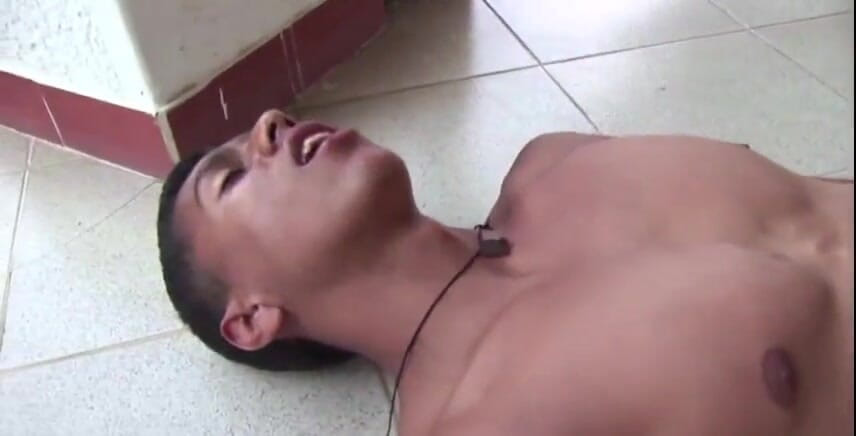 Latino Boys Studio: Kahvaltıda süt ister misin?