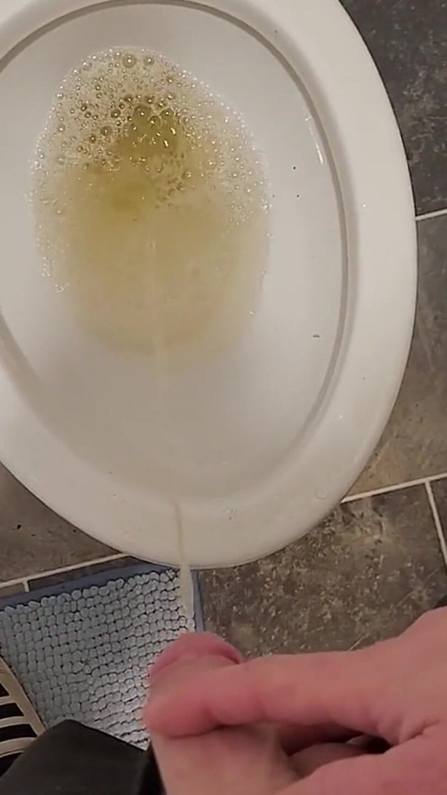 Pissing (MrTwo0ninE)