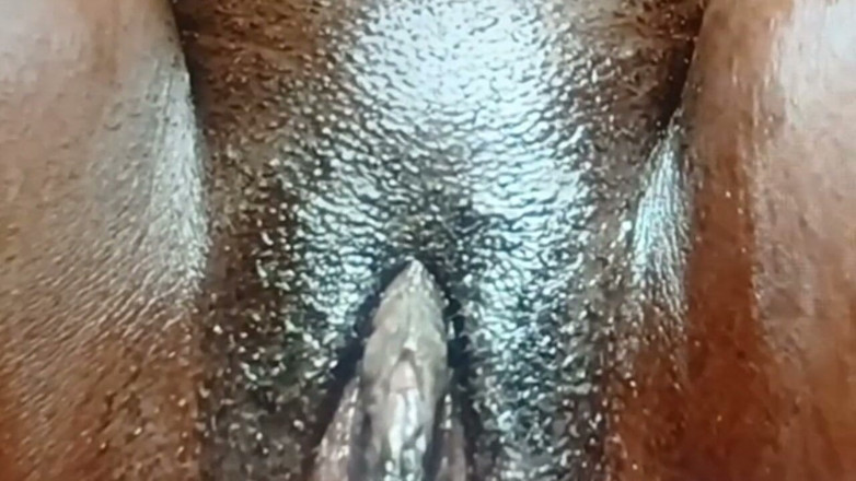 BRNDPO: Burundian Woman: Discovery of Female Pleasure and the Clitoris