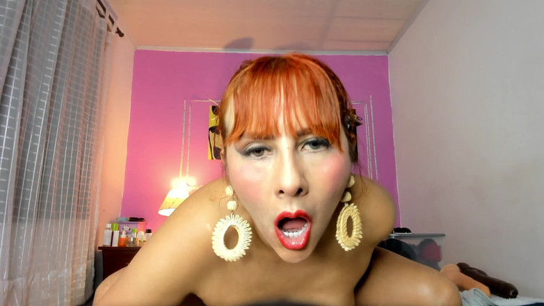 Niki Fox: 벌거벗은 후 내 몸통 딜도를 따먹어