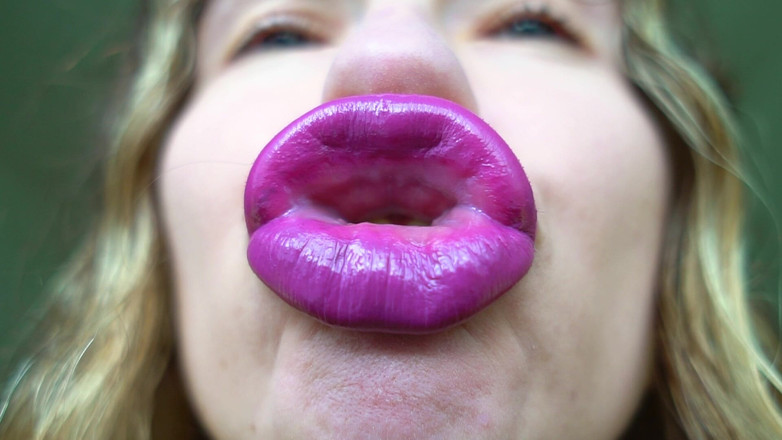 Rarible Diamond: 후배위에서 따먹히는 18세 소녀