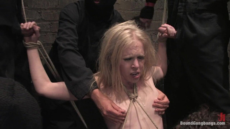 Bound Gang Bangs by Kink: Ein gangbang 3