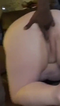 Bbc dedilhando minha buceta chupando mamilos sexo a três
