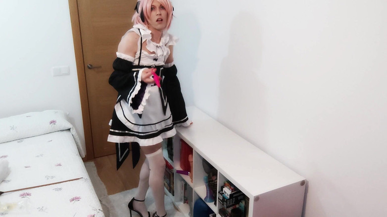 Leona Incubo: Služebná masturbuje pro svého pána