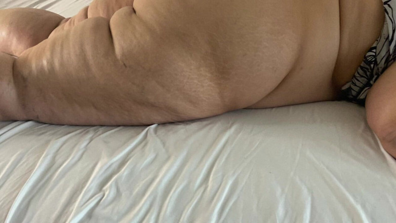 Daddykane: Hot Oily MILF Massage in the House. Sneaky Mother Invites...