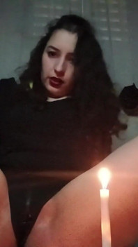 Cute teen viene ininterrottamente e riceve una sborrata dentro