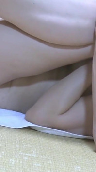 Fantasia di moglie certificato. La formosa sposa cara ama l'attenzione e ruba ogni scena senza sforzi stasera.
