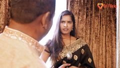 Triflicks: बूढ़ा आदमी पड़ोसी के साथ जोरदार चुदाई कर रहा है
