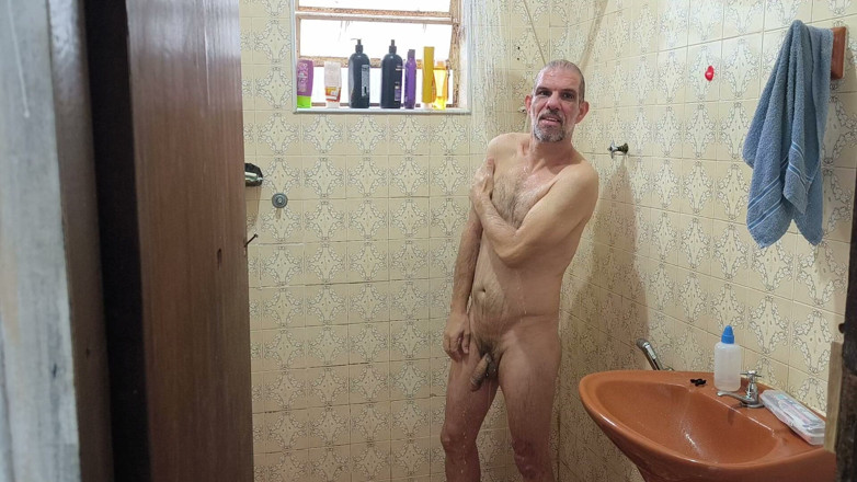 Carmona's father: Come Take a Shower with Me