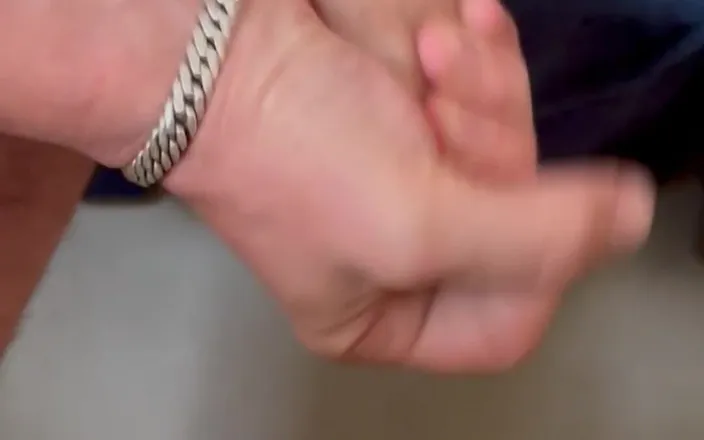 Stallion papi: Jerking with My Own Porn Is Amazing