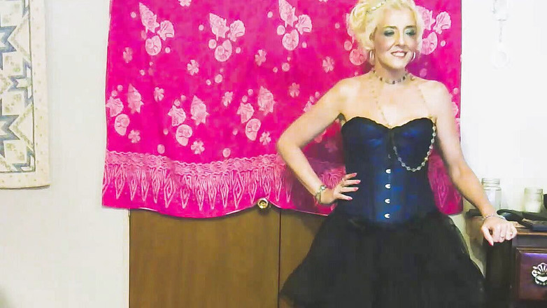 Marvellee Studios: Косплей с пылающими седлами - я устал